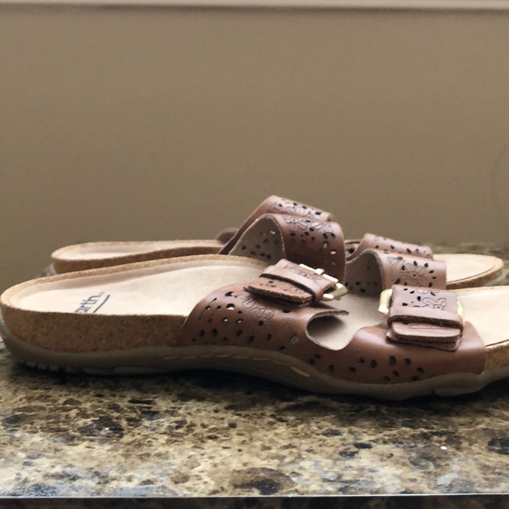 Earth brand sandals - Picture 4 of 4